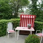 Дом отдыха Between The Seas Leck