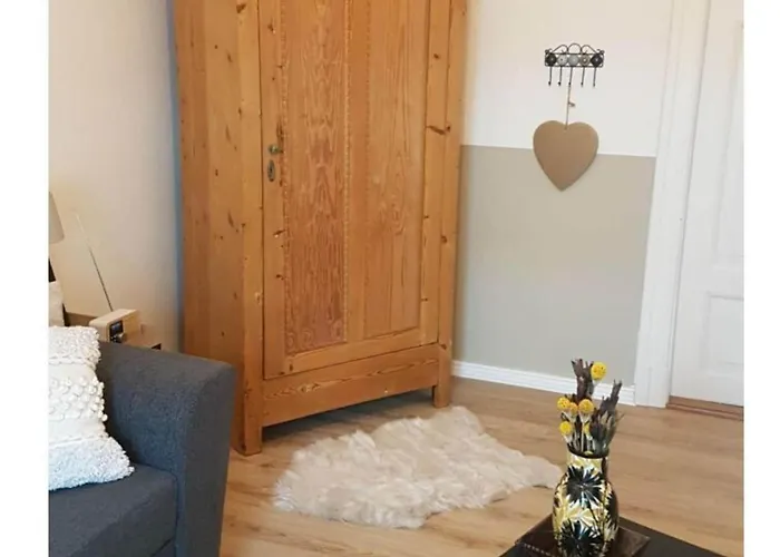 Between The Seas Leck