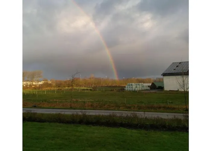 Between The Seas Leck